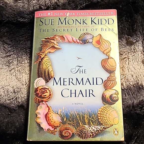 Book, books, The Mermaid Chair, Sue Monk Kidd, best seller books, used books - Picture 1 of 3